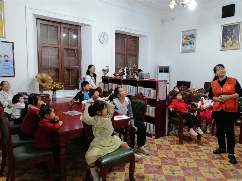 活動回顧丨“與書同行 點(diǎn)亮童年”圖圖姐姐伴成長系列活動